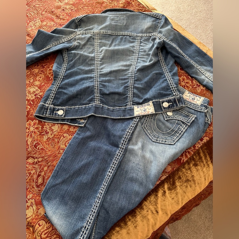 TRUE RELIGION DENIM JEAN SUIT JEANS SIZE 31 JACKET SIZE: MEDIUM